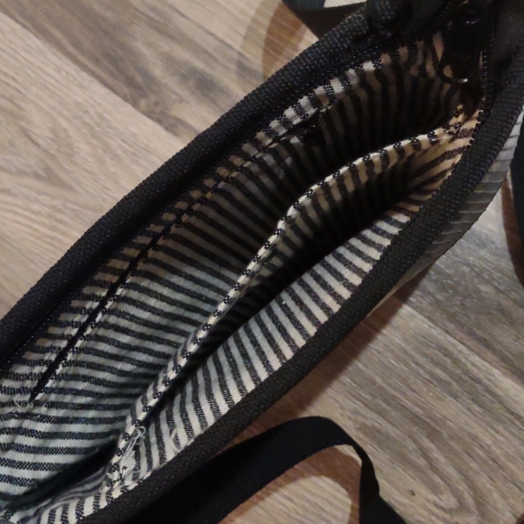 Recycled Tires Black Purse - Picture 3 of 3